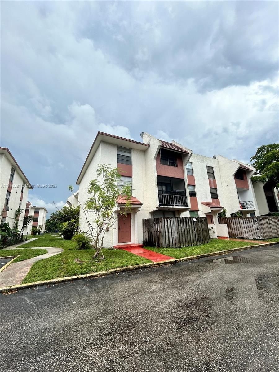 Real estate property located at 1794 55th Ave #203, Broward County, Lauderhill, FL