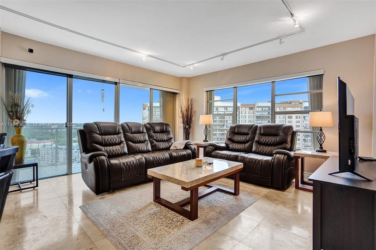 Real estate property located at 11111 Biscayne Blvd #20H (2000), Miami-Dade County, Miami, FL