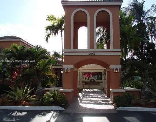 Real estate property located at 7010 179th St #108, Miami-Dade County, Hialeah, FL