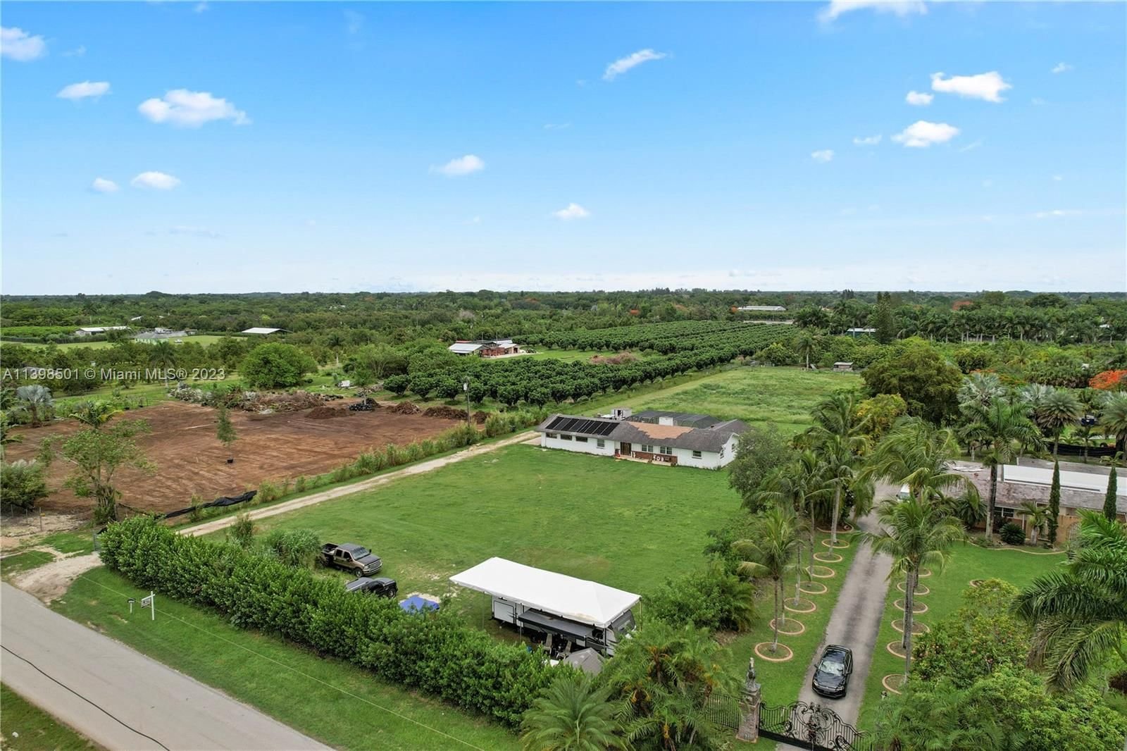 Real estate property located at 18995 256th St, Miami-Dade County, REDLAND 2.45 AC W/ HOME, Homestead, FL