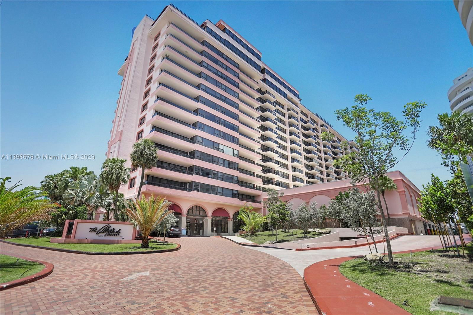 Real estate property located at 5225 Collins Ave #1216, Miami-Dade, THE ALEXANDER CONDO, Miami Beach, FL