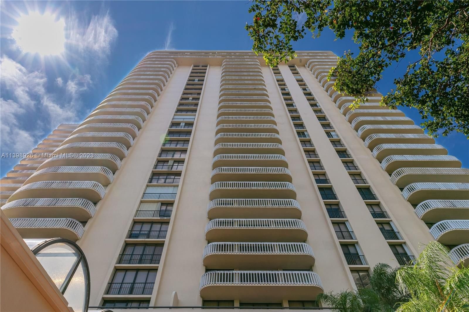Real estate property located at 19355 Turnberry Way #15A, Miami-Dade County, Aventura, FL