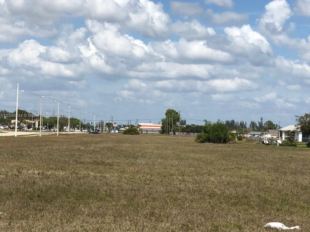 Real estate property located at 2913 Skyline Blvd, Lee County, #C4, Cape Coral, FL