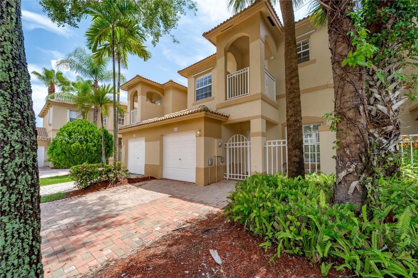 Real estate property located at 888 170th Ter #888, Broward County, Pembroke Pines, FL