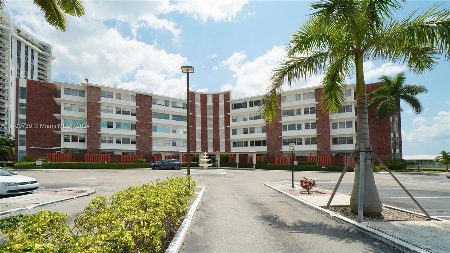Real estate property located at 1700 105th St #310, Miami-Dade County, THE SHORES CONDO, Miami Shores, FL