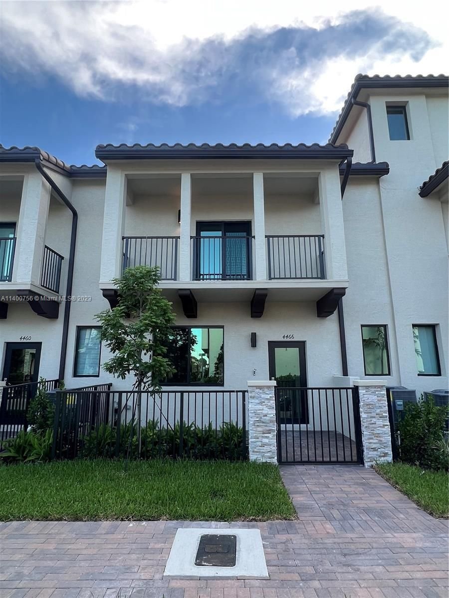 Real estate property located at 4466 83rd Ave, Miami-Dade County, URBANA, Doral, FL