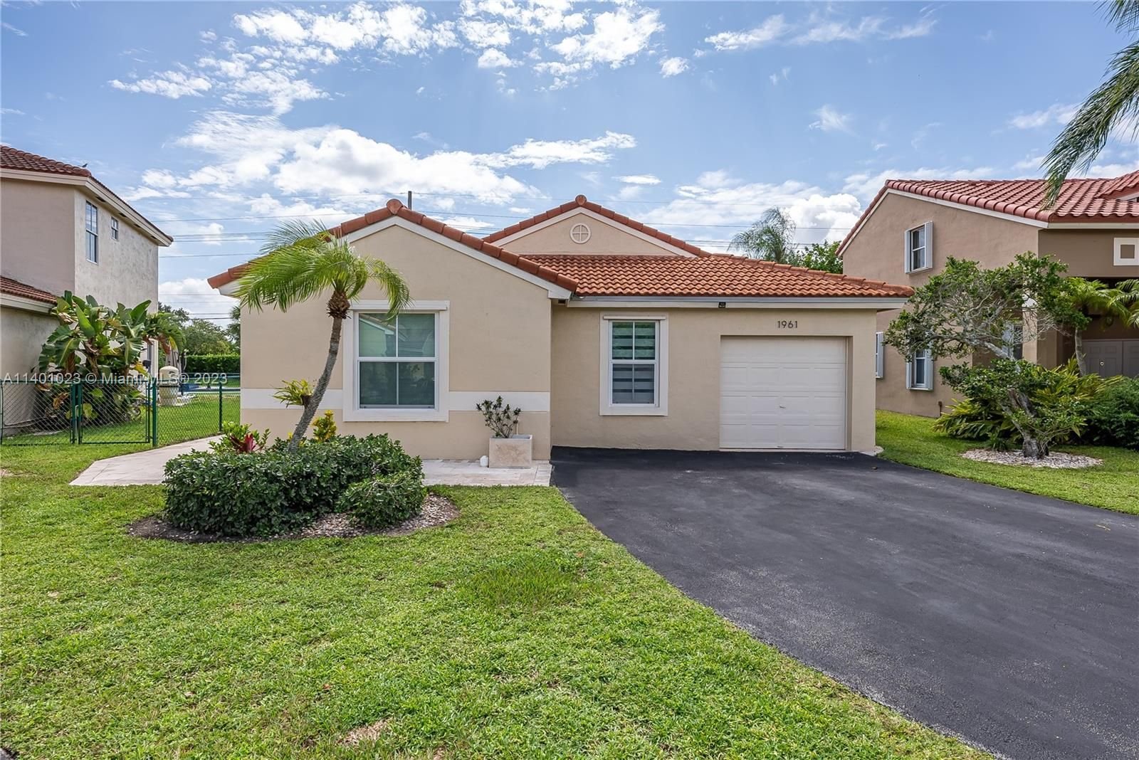Real estate property located at 1961 184th Ter, Broward County, Pembroke Pines, FL
