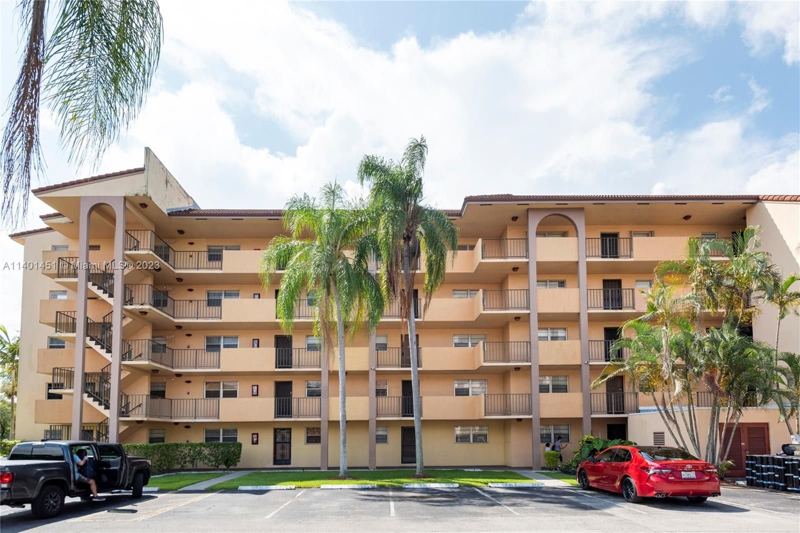 Real estate property located at 3955 Nob Hill Rd #411, Broward County, Sunrise, FL