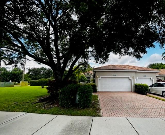 Real estate property located at 2501 Aragon Blvd #1, Broward County, Sunrise, FL