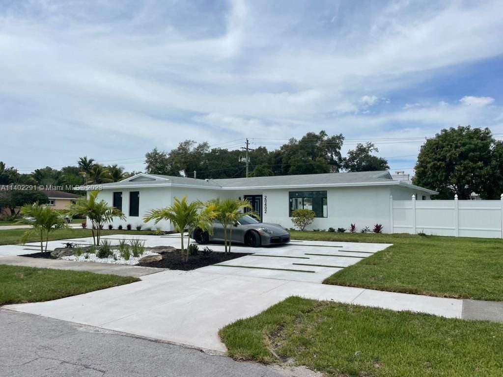 Real estate property located at 20402 22nd Pl, Miami-Dade County, Miami, FL