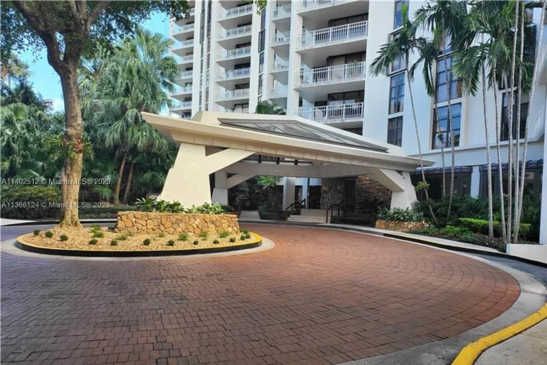 Real estate property located at 1000 Quayside Ter #707, Miami-Dade County, TOWERS OF QUAYSIDE CONDO, Miami, FL