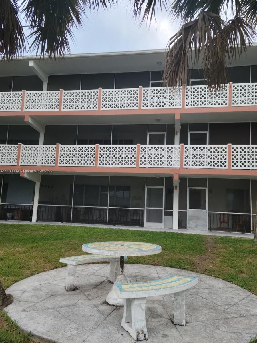 Real estate property located at 1430 170th St #221, Miami-Dade County, FLORIDIAN ARMS CONDO, North Miami Beach, FL