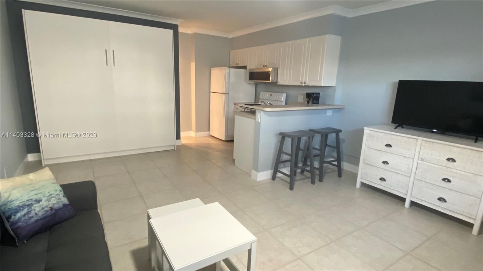 Real estate property located at 1480 Ocean Blvd #104, Broward County, Lauderdale By The Sea, FL