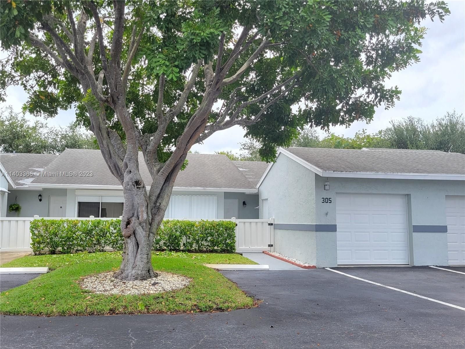 Real estate property located at 2640 Gately Dr W #305, Palm Beach County, West Palm Beach, FL