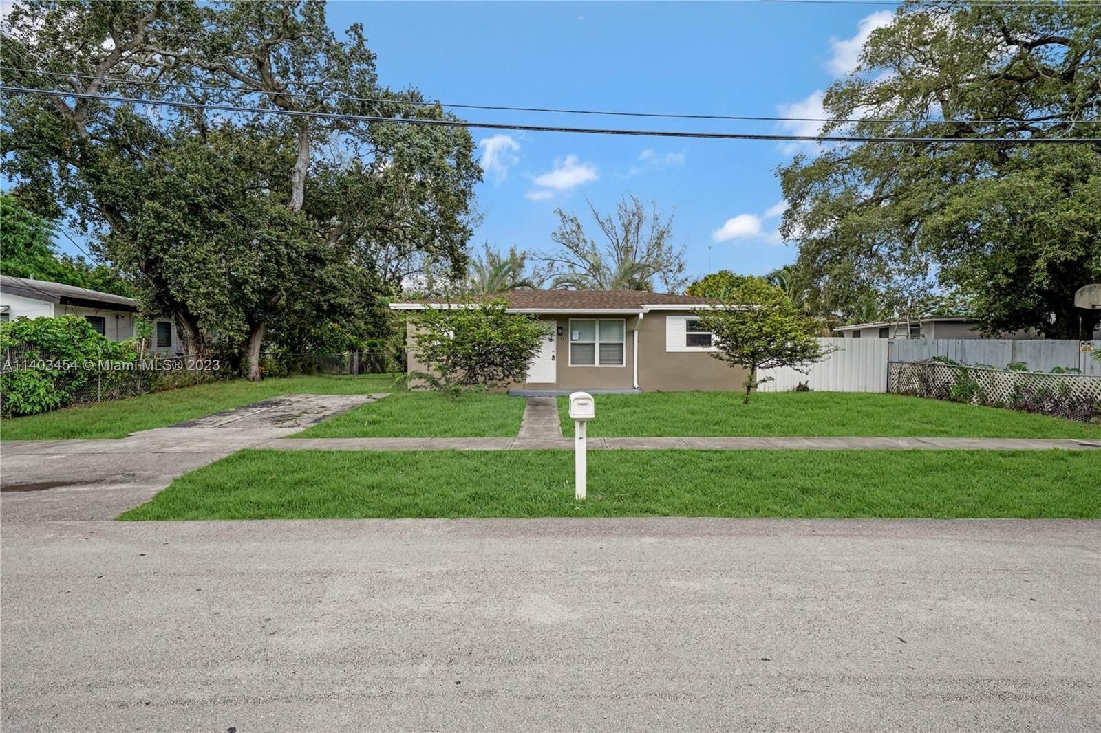 Real estate property located at 3771 31st Dr, Broward County, West Park, FL