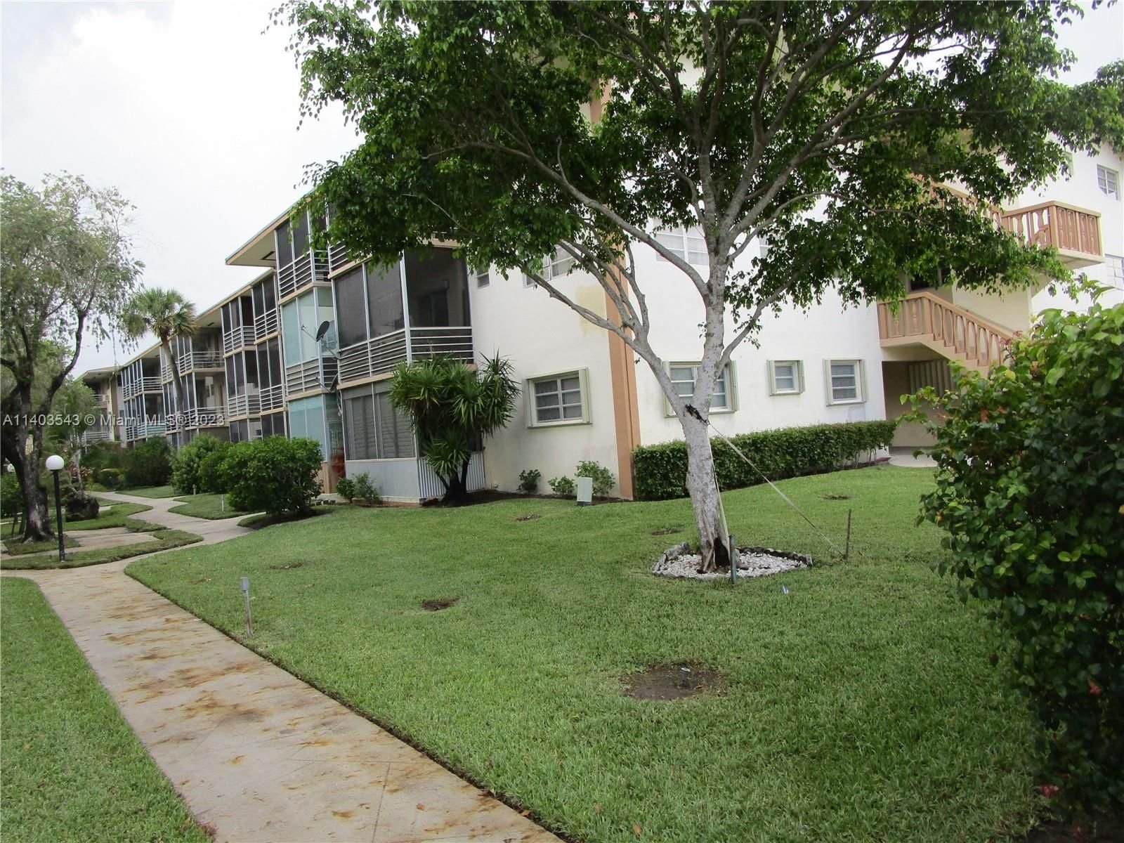 Real estate property located at 16750 14th Ave #203, Miami-Dade County, MAR-LEN GARDENS NO 11 COR, Miami, FL