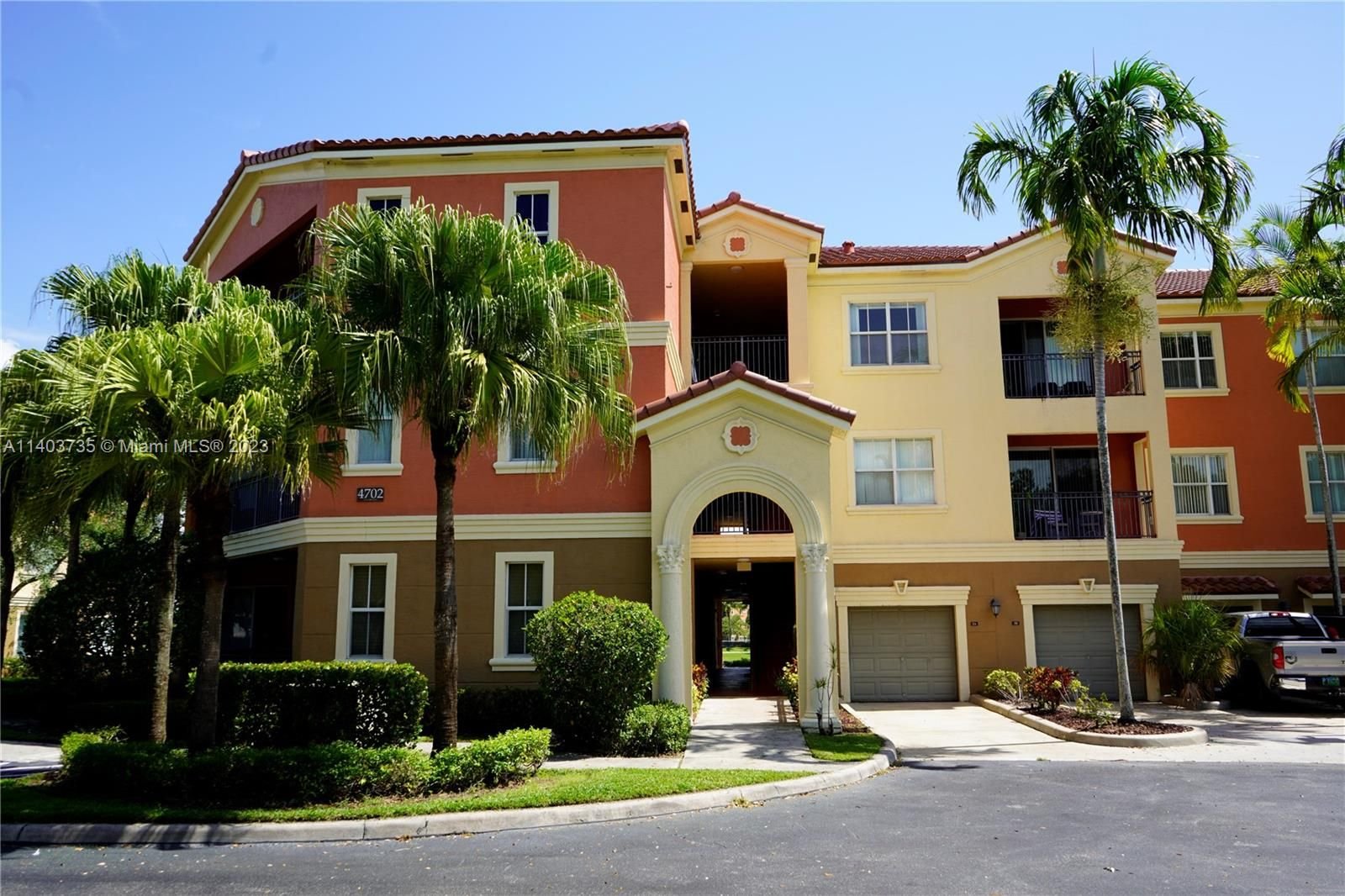 Real estate property located at 4702 160th Ave #330, Broward County, Miramar, FL