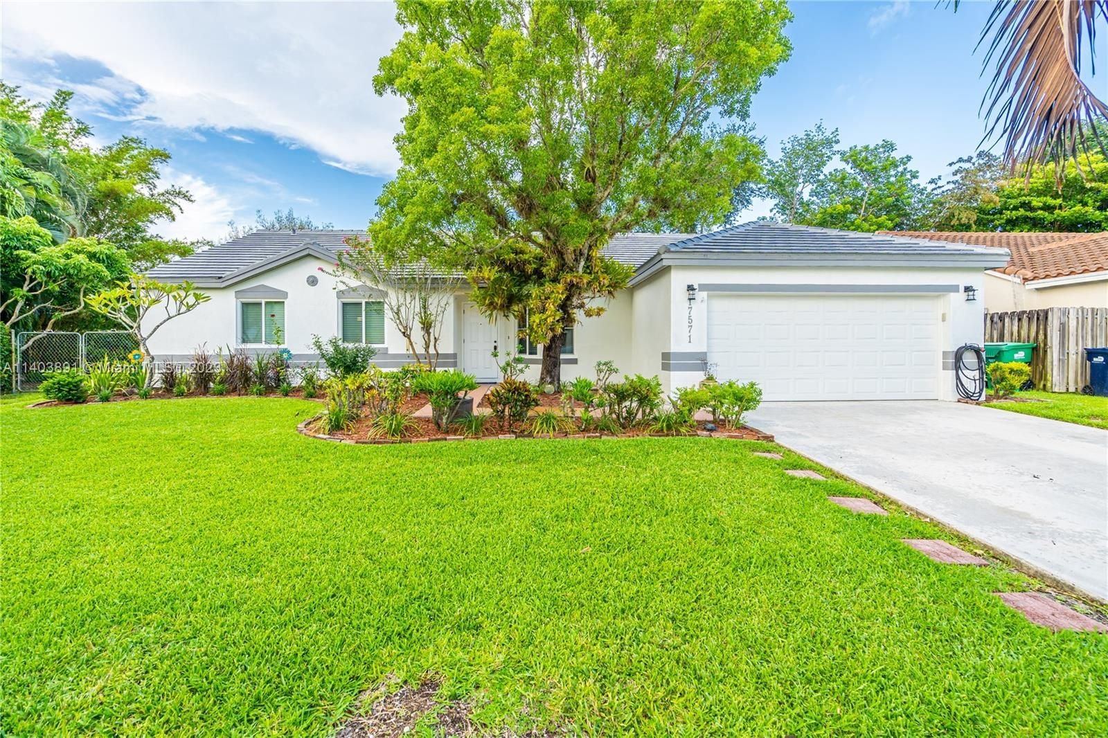 Real estate property located at 17571 138th Ct, Miami-Dade County, Miami, FL