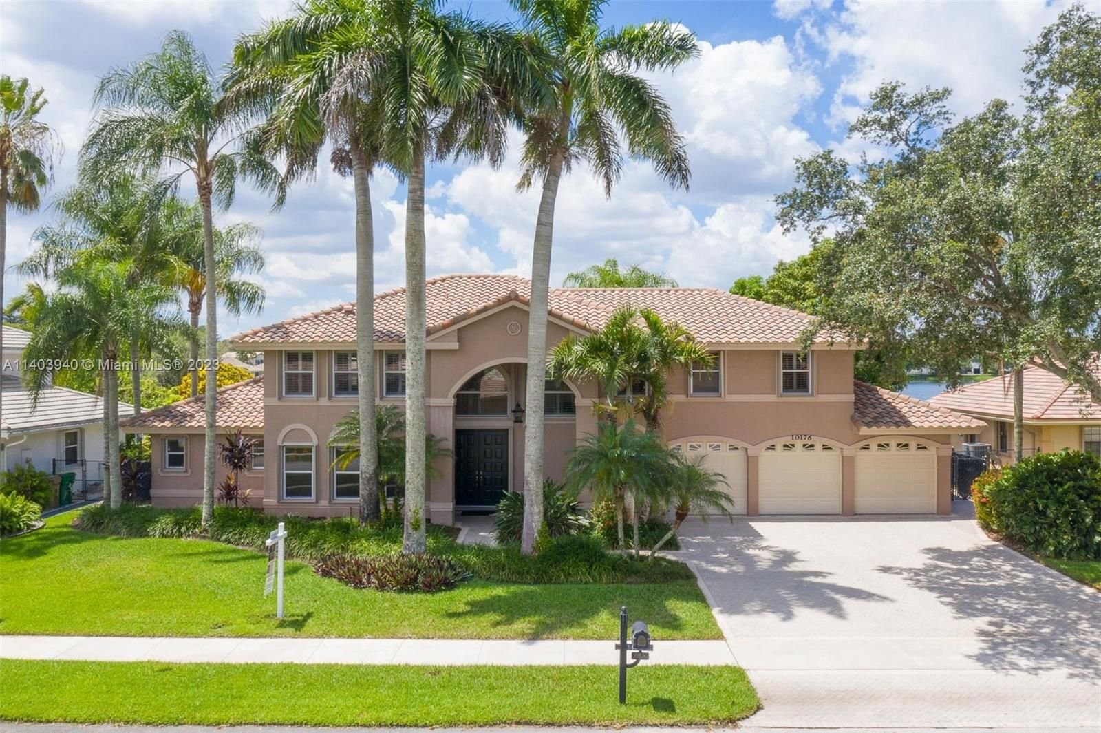 Real estate property located at 10176 18th St, Broward County, Davie, FL