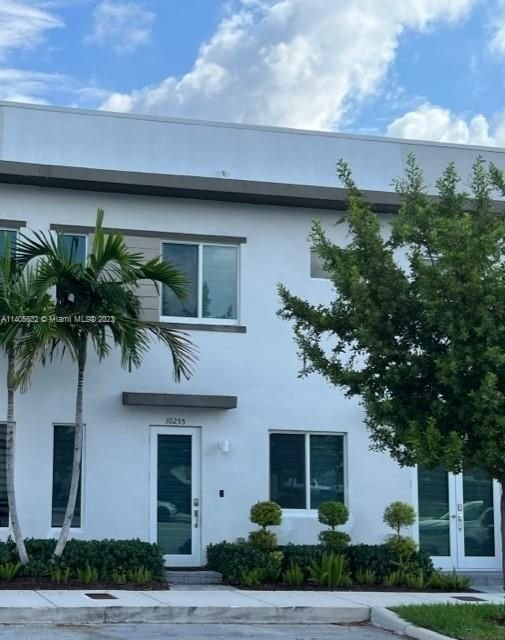 Real estate property located at 10255 66th St #10255, Miami-Dade County, Doral, FL