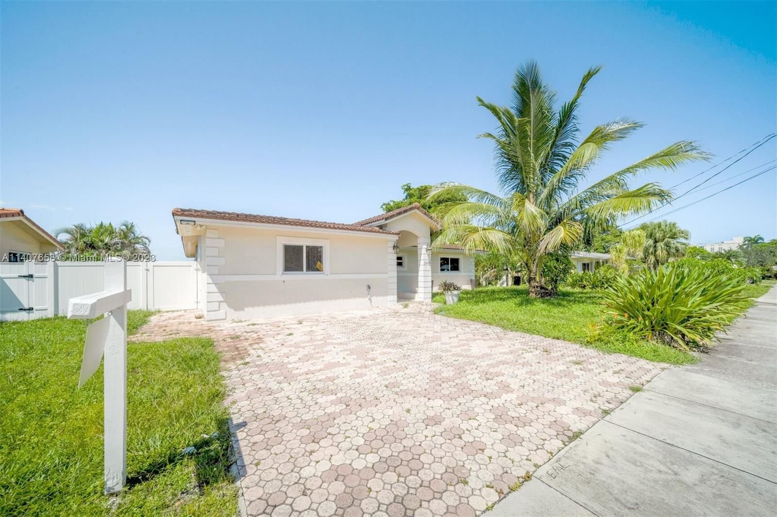 Real estate property located at 2465 209th Ter, Miami-Dade County, SUNSWEPT ISLE, Miami, FL