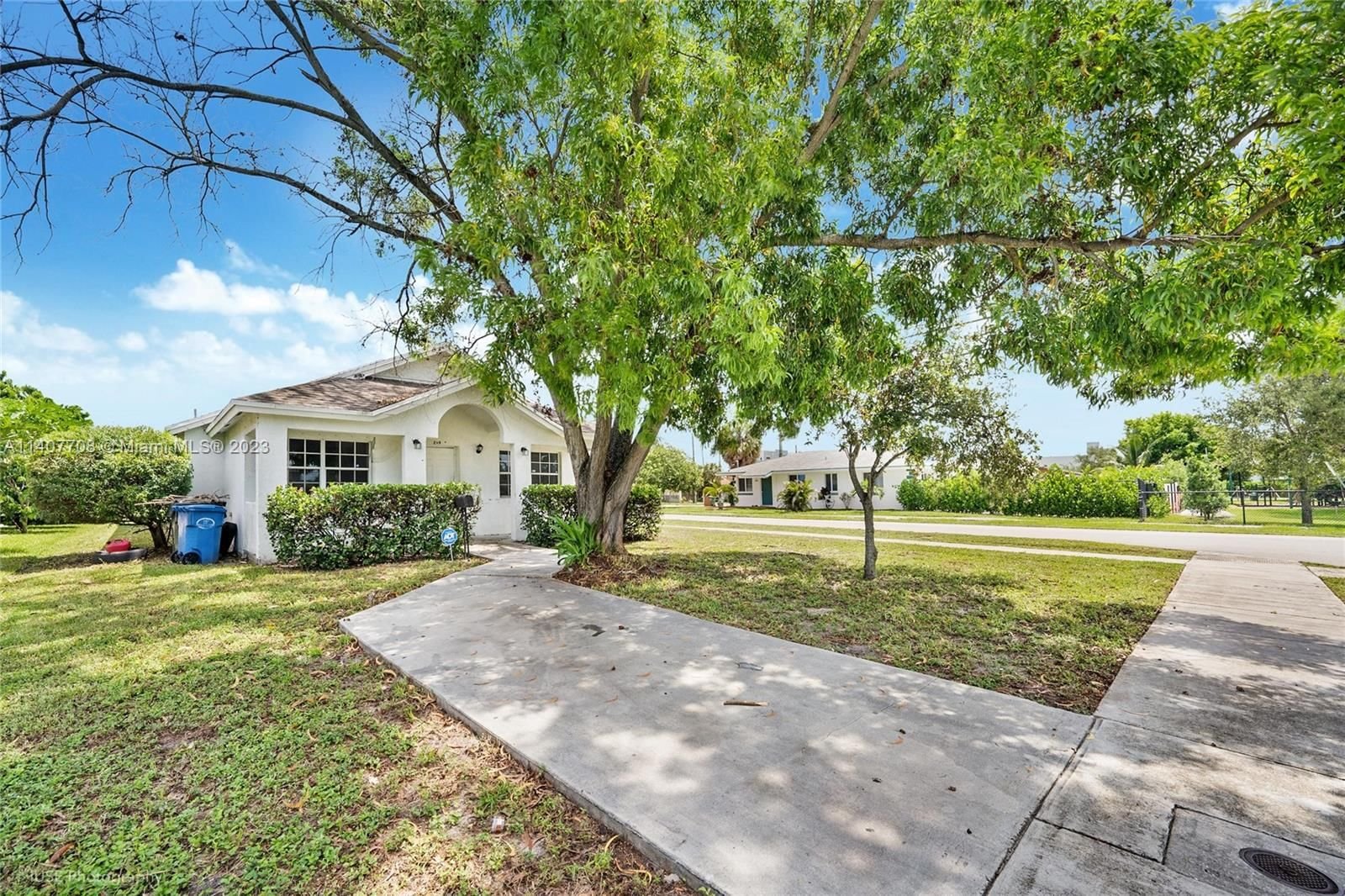 Real estate property located at 299 35th St, Broward County, Oakland Park, FL