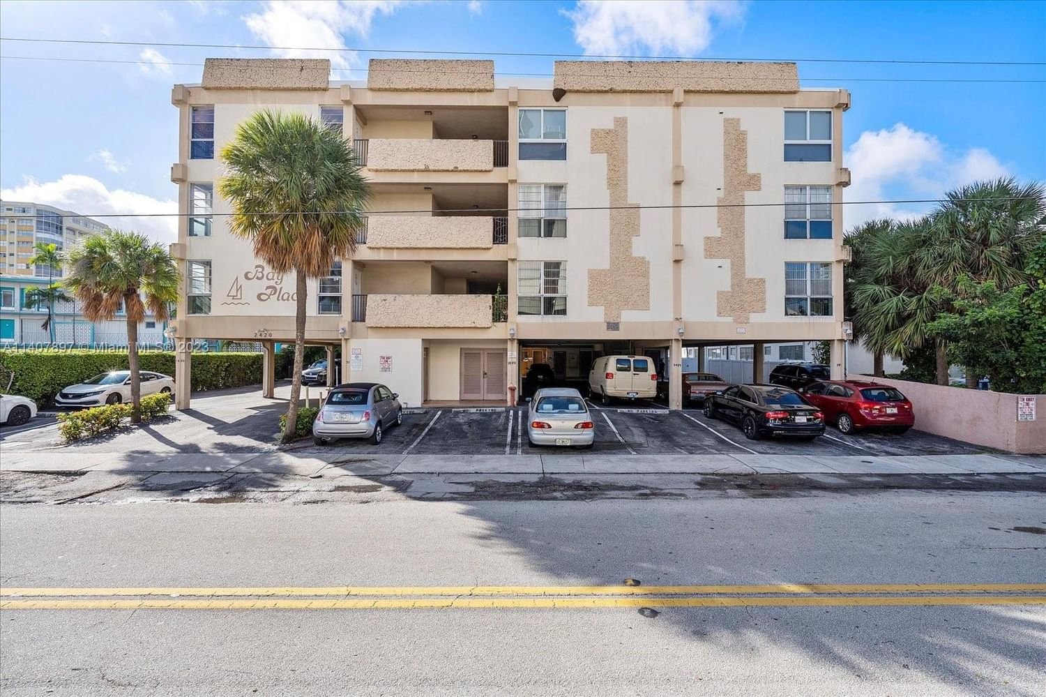 Real estate property located at 2420 Diana Dr #204, Broward County, Hallandale Beach, FL