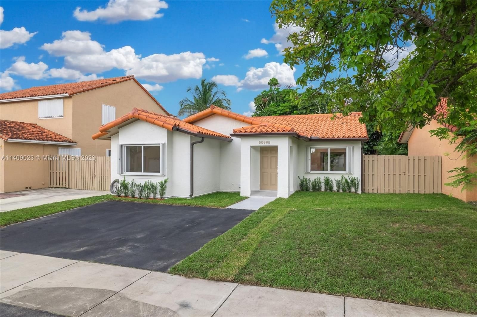 Real estate property located at 25038 124th Ct, Miami-Dade County, Miami, FL