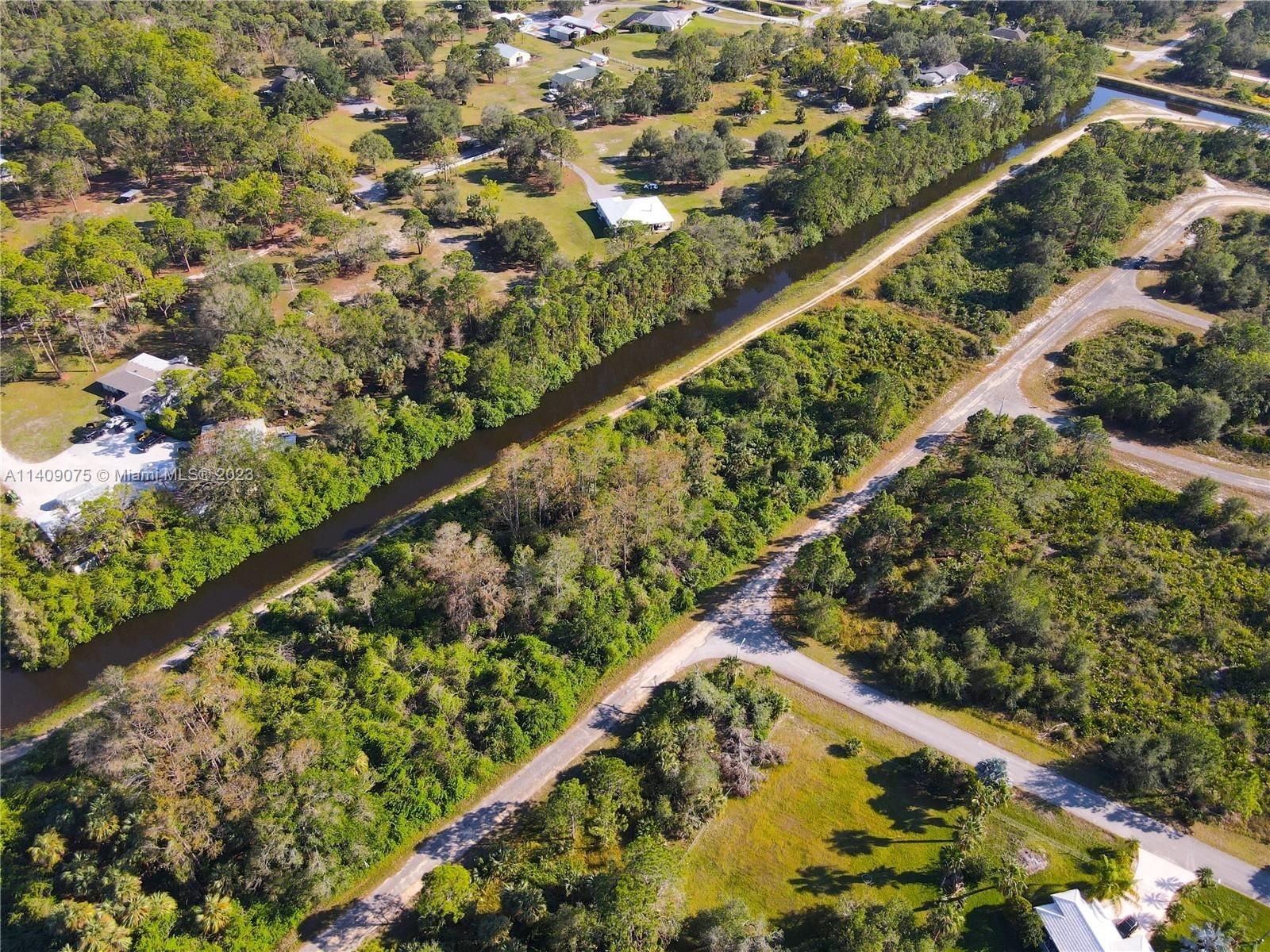 Real estate property located at 649 Whitmore Loop, Lee County, Lehigh Acres, FL