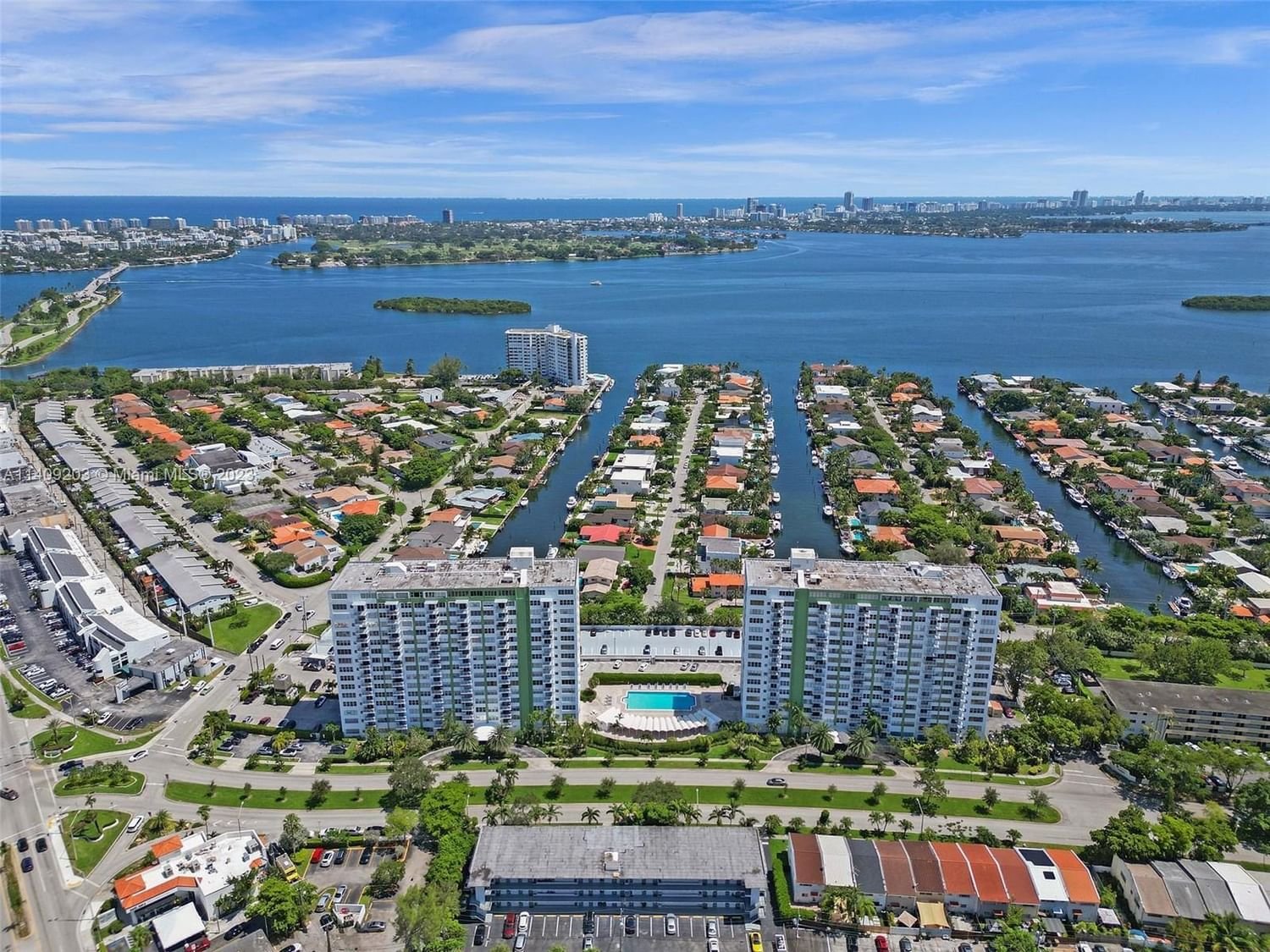 Real estate property located at 2100 Sans Souci Blvd B1405, Miami-Dade County, BAYVIEW TOWERS CONDO SOUT, North Miami, FL