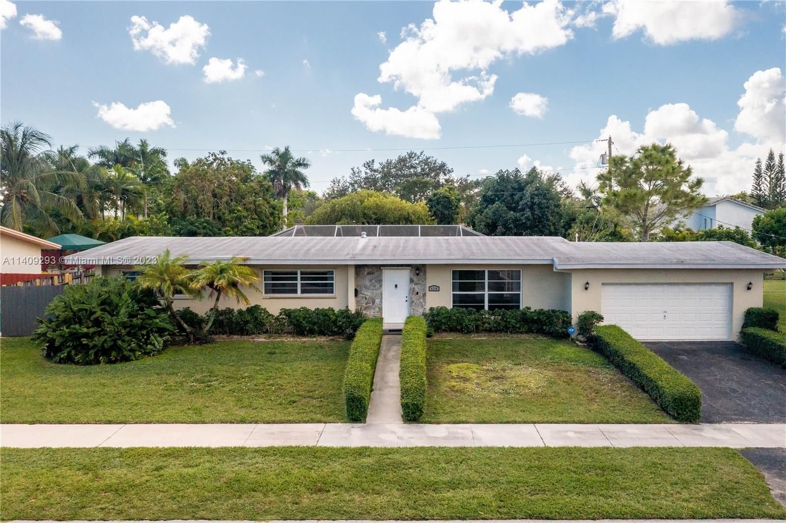 Real estate property located at 9370 180th St, Miami-Dade County, Palmetto Bay, FL
