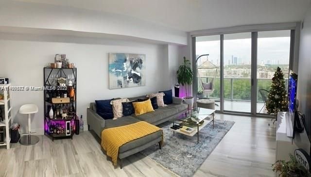 Real estate property located at 16385 Biscayne Blvd #1118, Miami-Dade County, THE HARBOUR SOUTH CONDO, North Miami Beach, FL