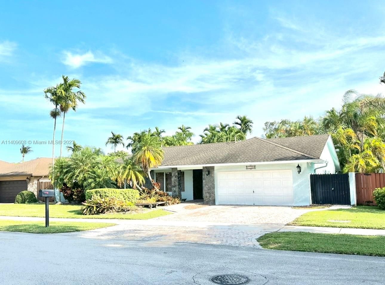 Real estate property located at 11728 97th St, Miami-Dade County, Miami, FL