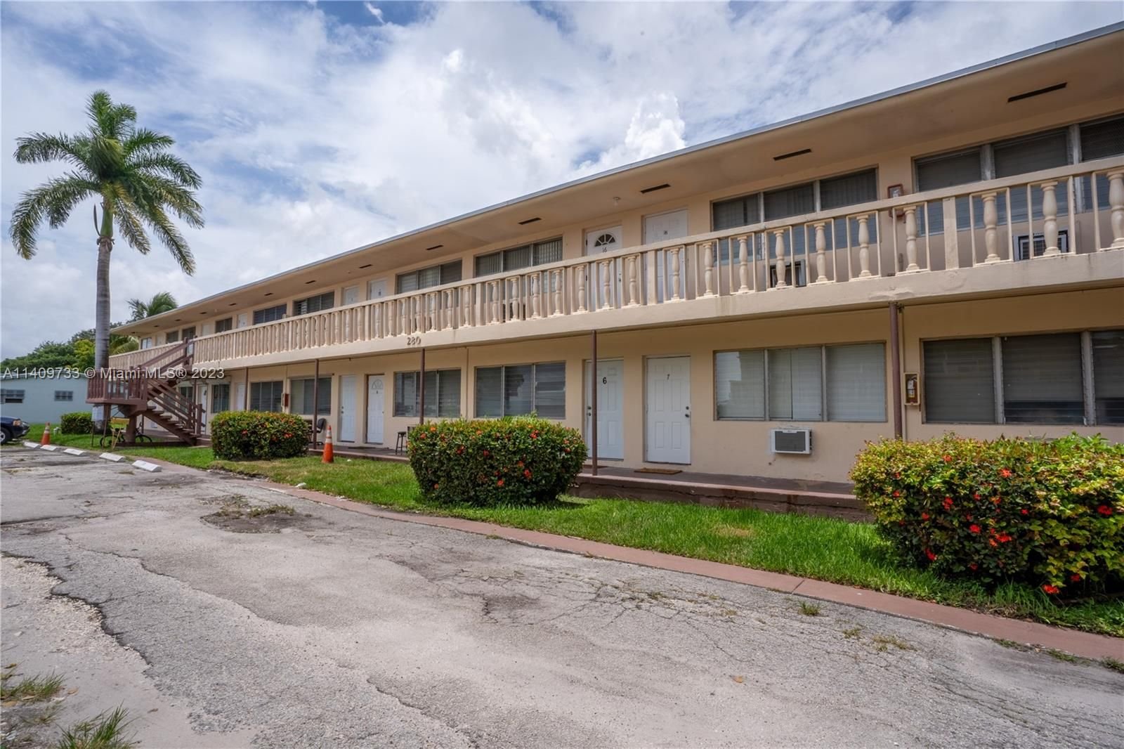 Real estate property located at 280 11th Ave #16, Broward County, PARK SIDE MANOR D CONDO I, Hallandale Beach, FL