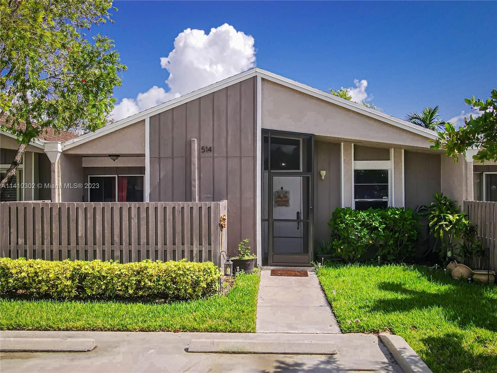 Real estate property located at 514 Woodgate Cir C, Broward County, Sunrise, FL