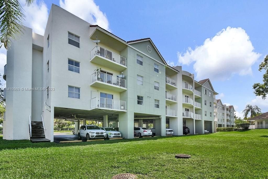 Real estate property located at 8200 210th St #109, Miami-Dade County, Cutler Bay, FL