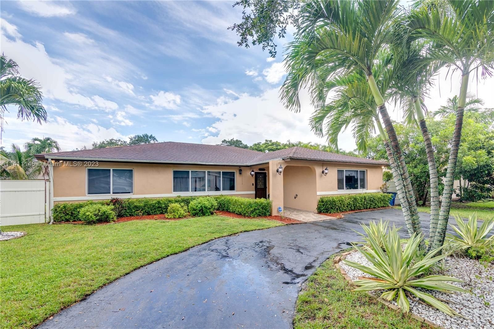 Real estate property located at 5727 117th Ave, Broward County, Cooper City, FL