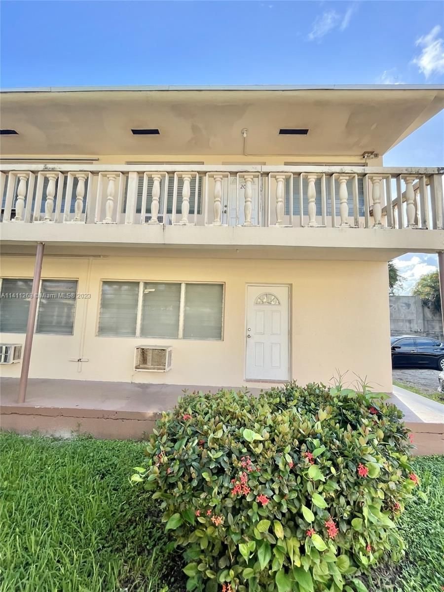 Real estate property located at 280 11th Ave #10, Broward County, Hallandale Beach, FL