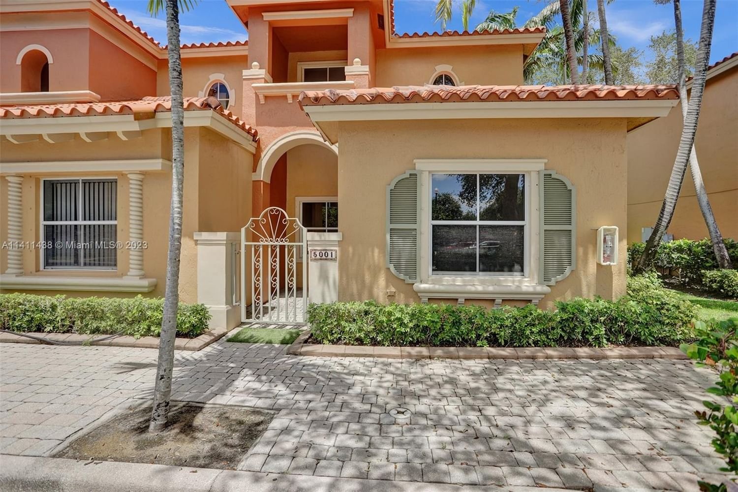 Real estate property located at 5001 Leeward Ln #2907, Broward County, Dania Beach, FL