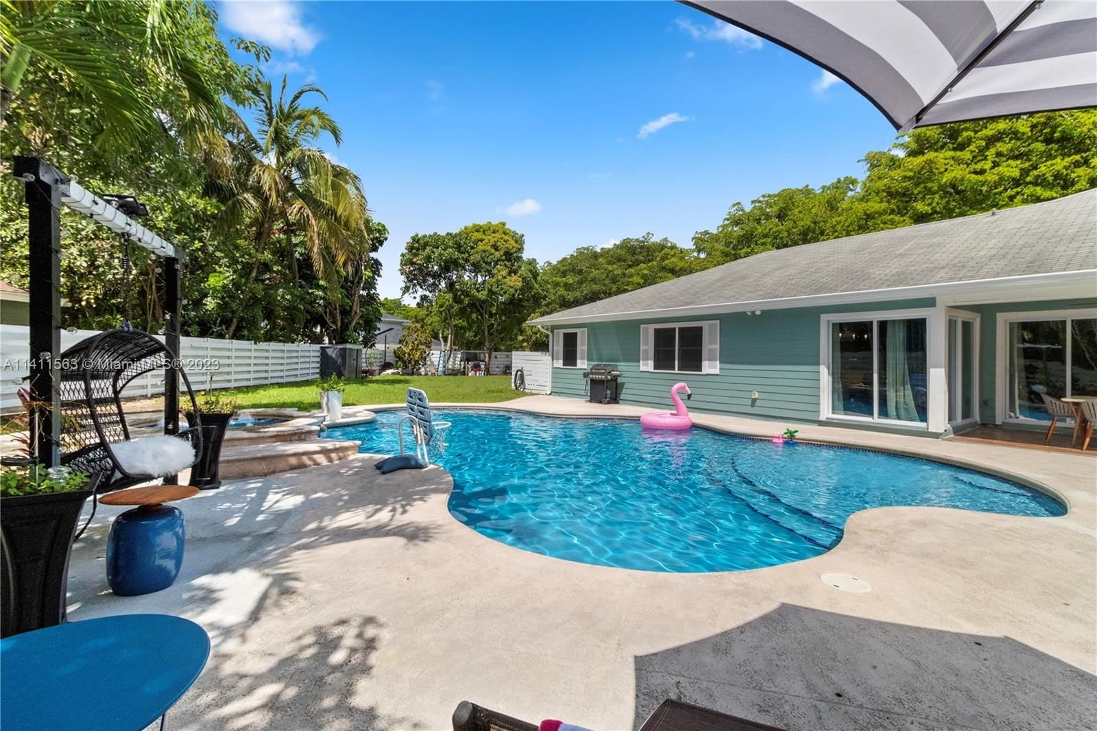 Real estate property located at 14825 147th Ct, Miami-Dade County, COUNTRY WALK SEC 3, Miami, FL