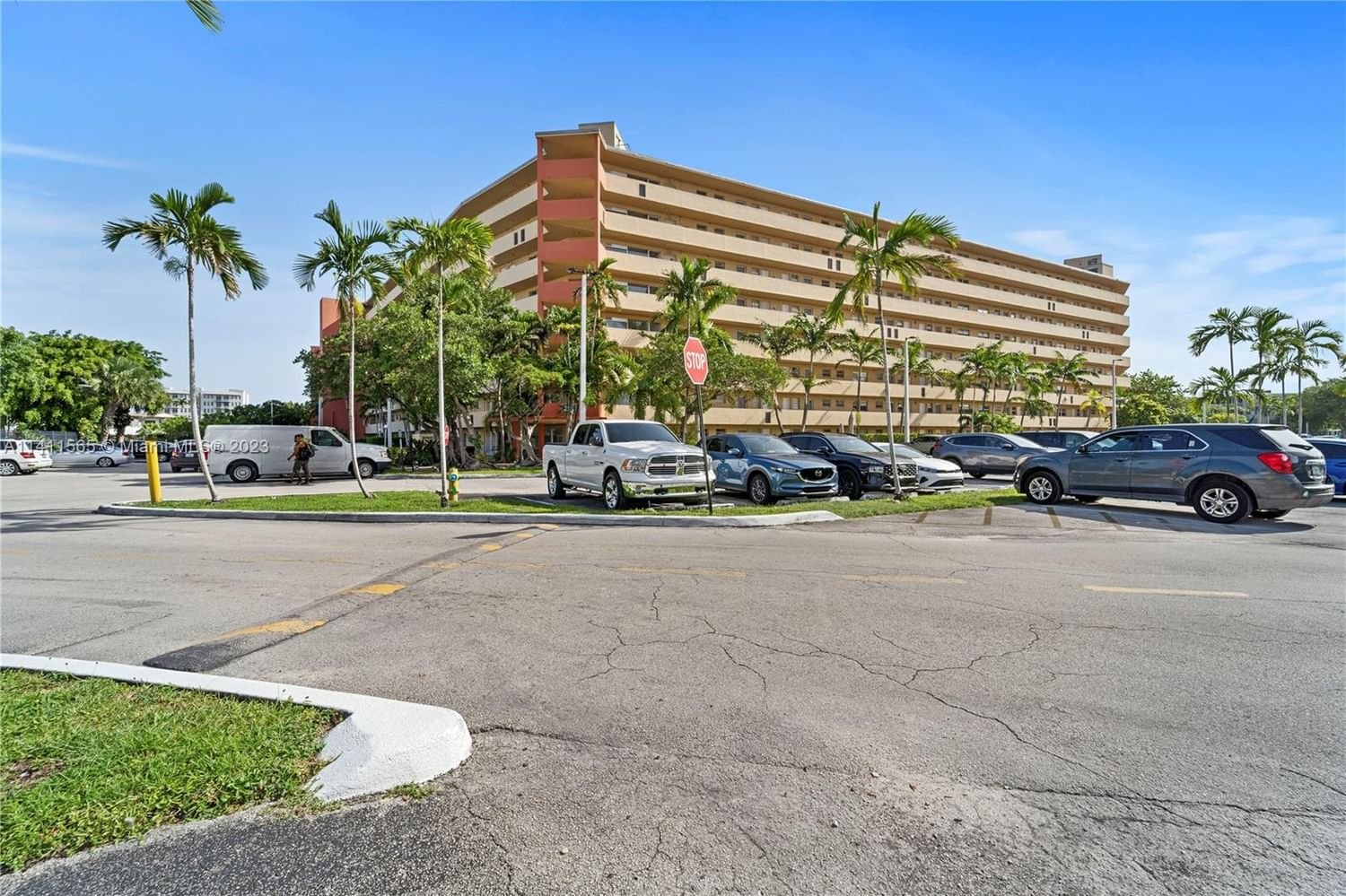Real estate property located at 1750 191st St #605-1, Miami-Dade County, Miami, FL