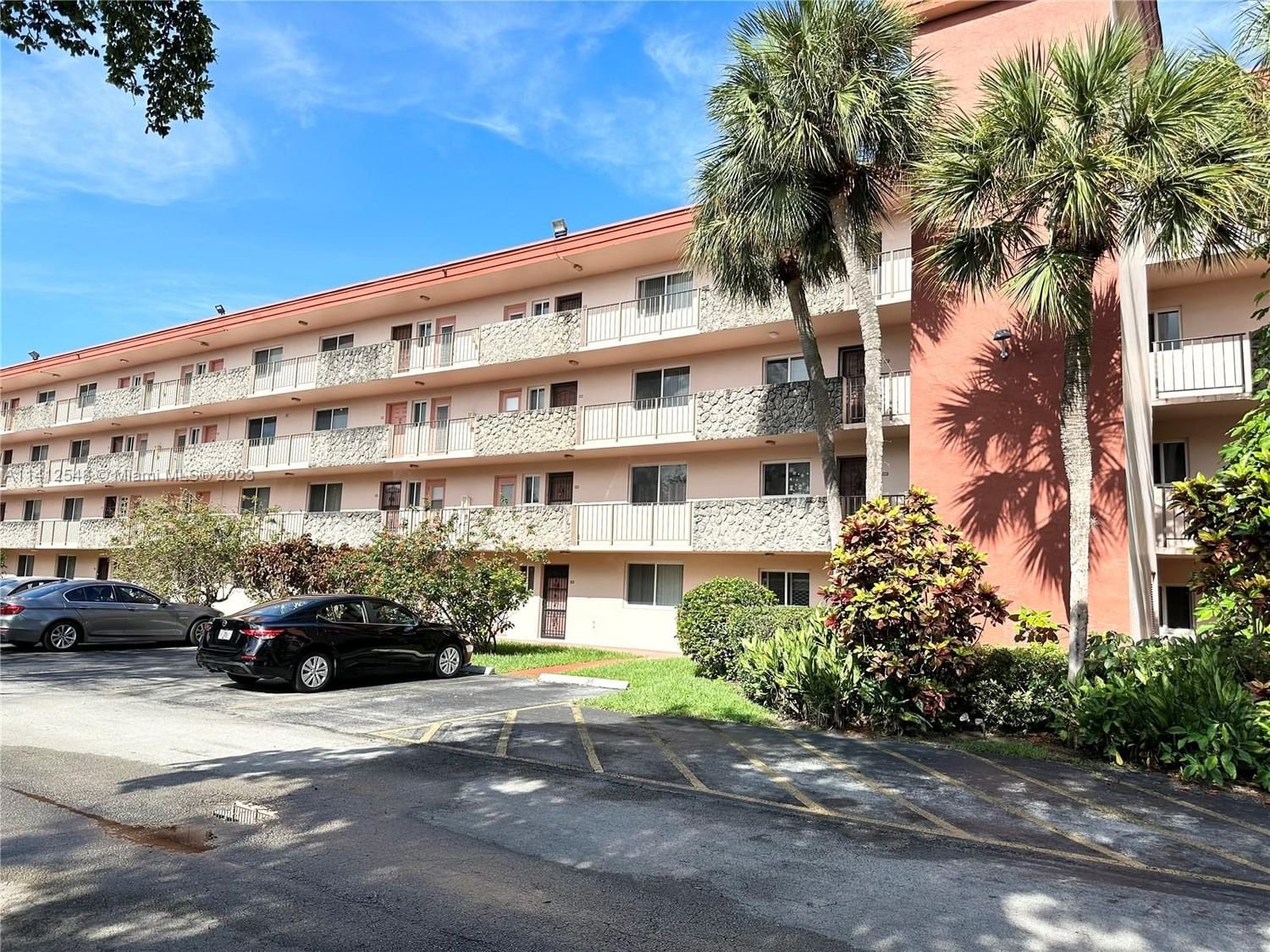 Real estate property located at 1101 58th Ter #207, Broward County, Sunrise, FL