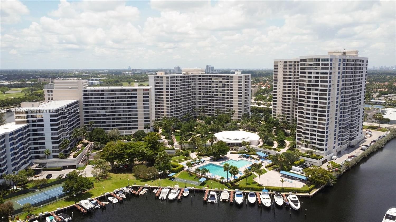 Real estate property located at 2500 Parkview Dr #510, Broward County, Hallandale Beach, FL