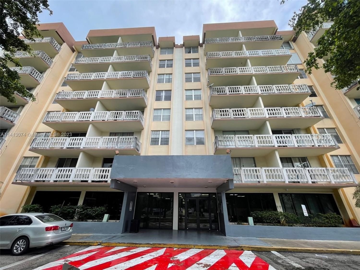 Real estate property located at 15600 7th Ave #310, Miami-Dade County, PARKWAY TOWERS BLDG 1 CON, Miami, FL
