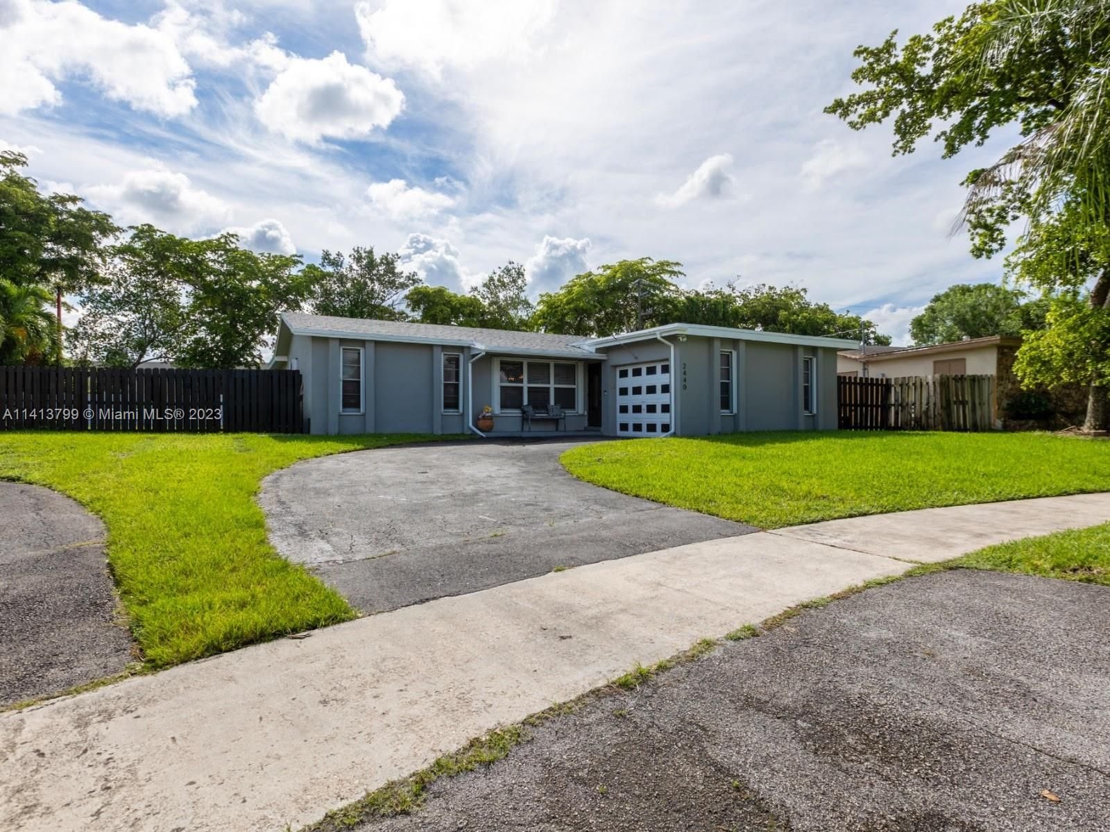 Real estate property located at 2440 101st Ter, Broward County, Sunrise, FL