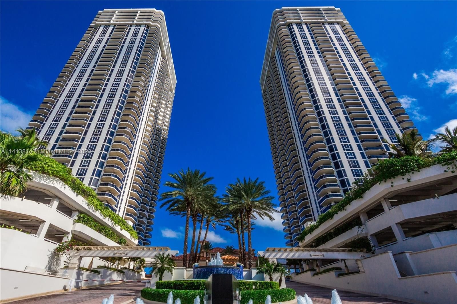 Real estate property located at 4779 Collins Ave #907, Miami-Dade County, Miami Beach, FL
