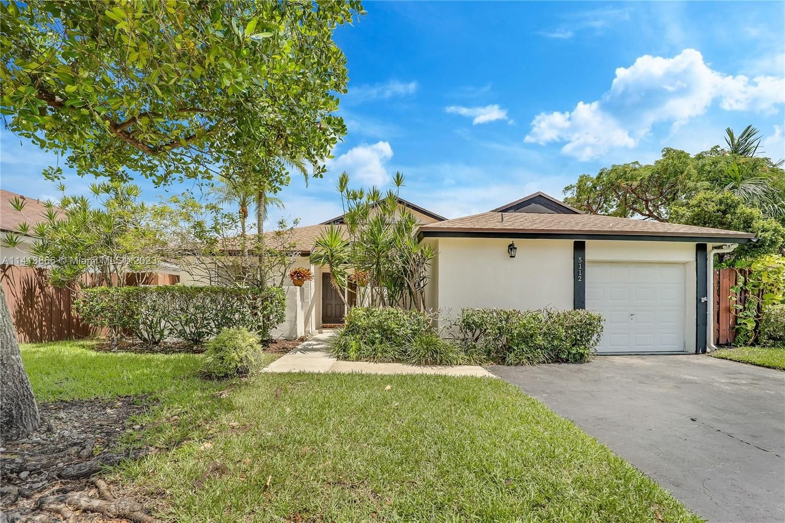 Real estate property located at 5112 149th Pl, Miami-Dade County, Miami, FL