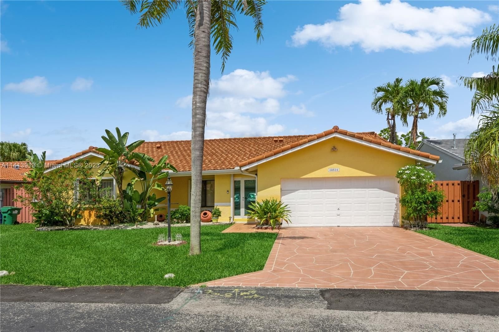 Real estate property located at 10531 159th Ct, Miami-Dade County, Miami, FL