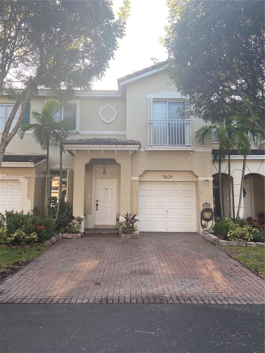Real estate property located at 5624 112th Pl, Miami-Dade County, Doral, FL