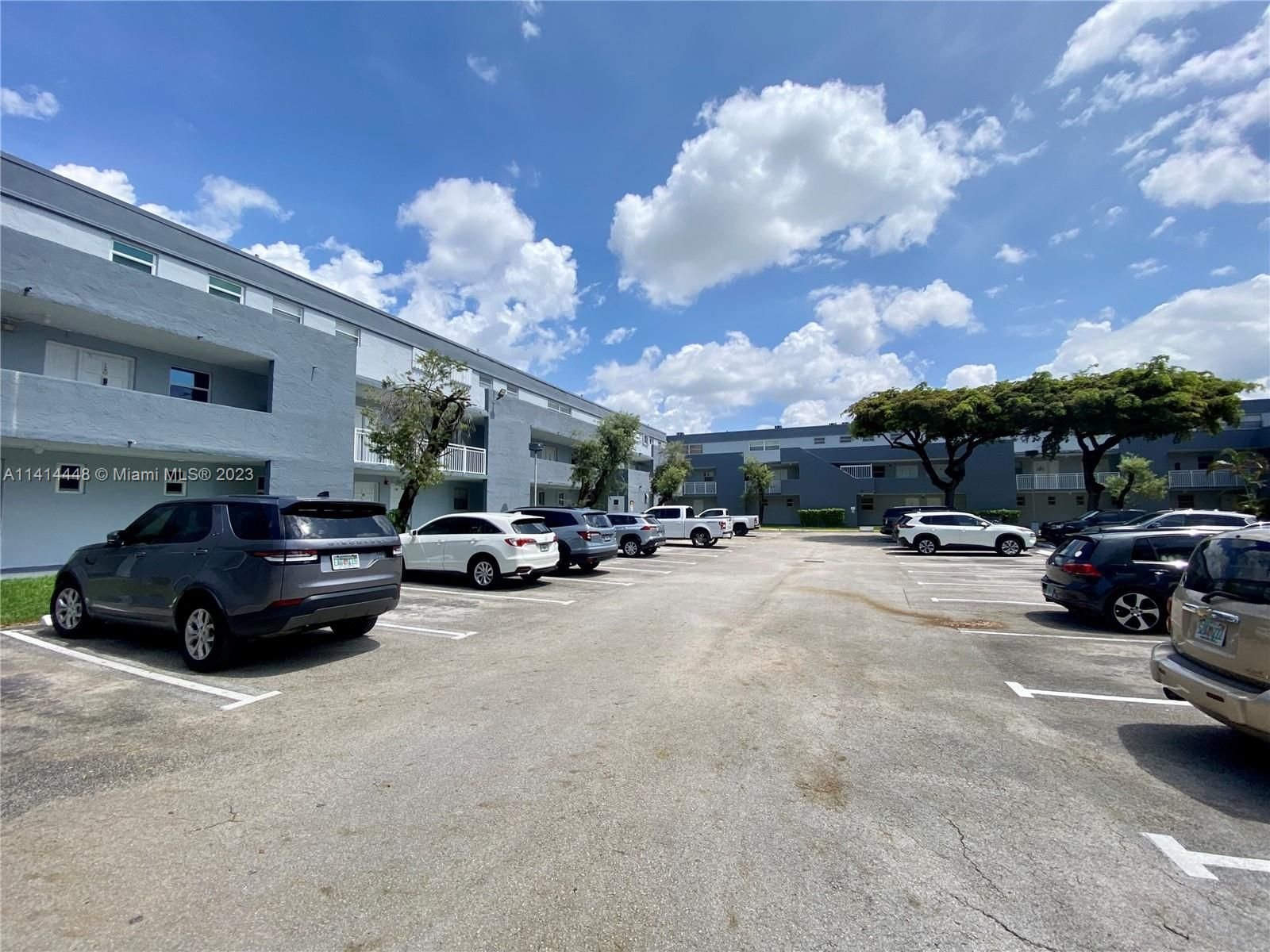Real estate property located at 9371 Fontainebleau Blvd I210, Miami-Dade County, Miami, FL